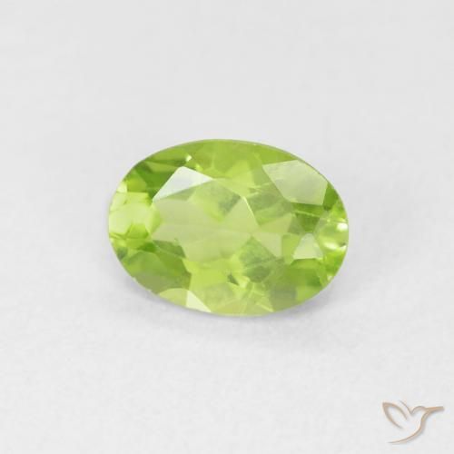 Peridoto Verde claro natural de 0.80 ct, Ovalada, VVS-VS