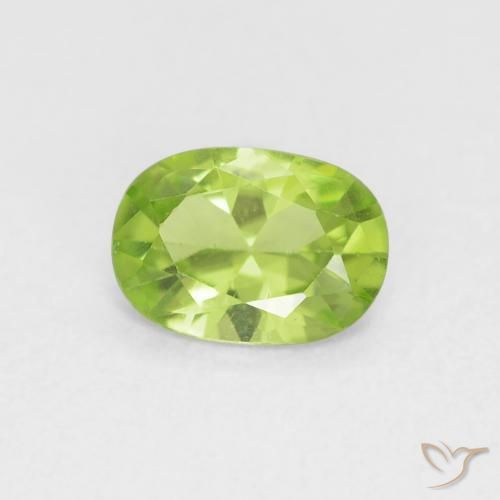 Peridoto Verde medio natural de 0.77 ct, Ovalada, VVS-VS