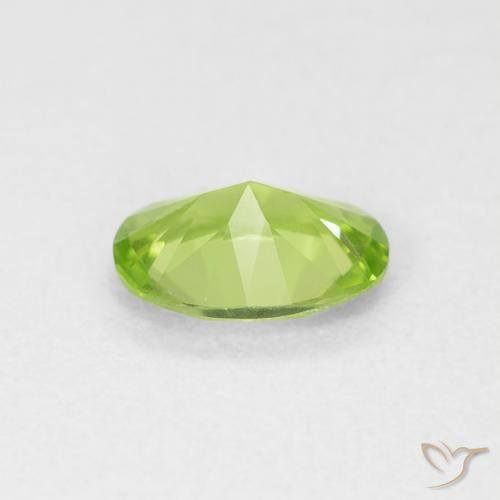 Peridoto Verde medio natural de 0.77 ct, Ovalada, VVS-VS