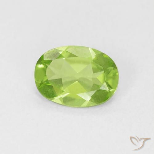 Peridoto Verde medio natural de 0.78 ct, Ovalada, VVS-VS