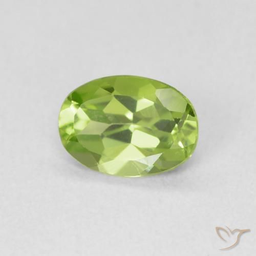 Peridoto Verde vivo natural de 0.83 ct, Ovalada, VVS-VS