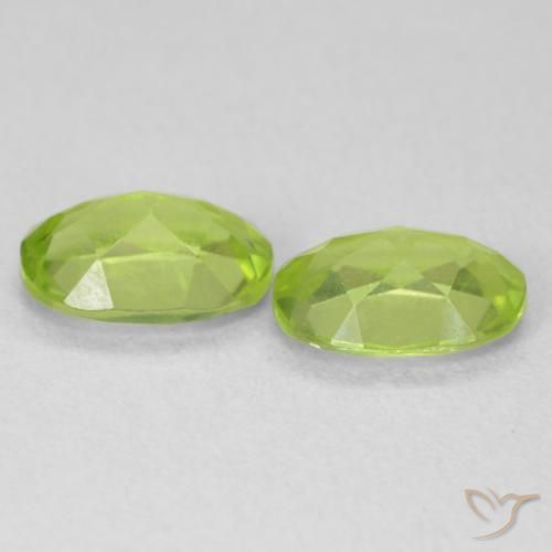 Gemas de Peridoto Verde claro natural de 1.68 ct, Ovalada, VVS-VS