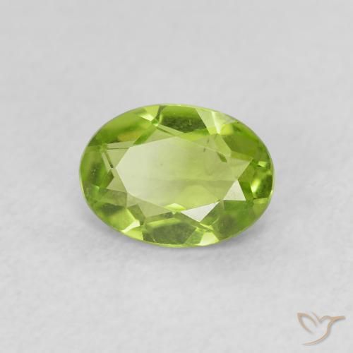 Peridoto Verde medio natural de 0.82 ct, Ovalada, VS