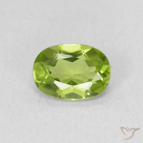 0.84ct Natural Verde medio Peridoto, Ovalada, VS