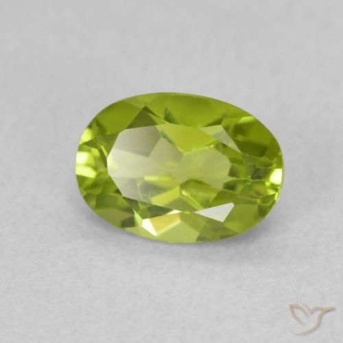 Peridoto Verde medio natural de 0.90 ct, Ovalada, VS