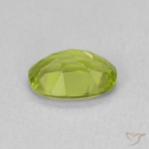 Peridoto Verde medio natural de 0.90 ct, Ovalada, VS