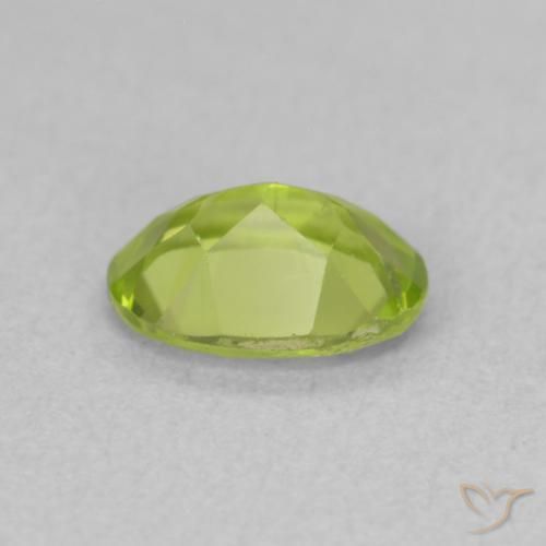 Peridoto Verde claro natural de 0.84 ct, Ovalada, VS