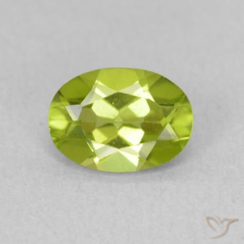 0.78ct Natural Verde medio Peridoto, Ovalada, VS