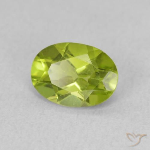 Peridoto Verde medio natural de 0.78 ct, Ovalada, VS