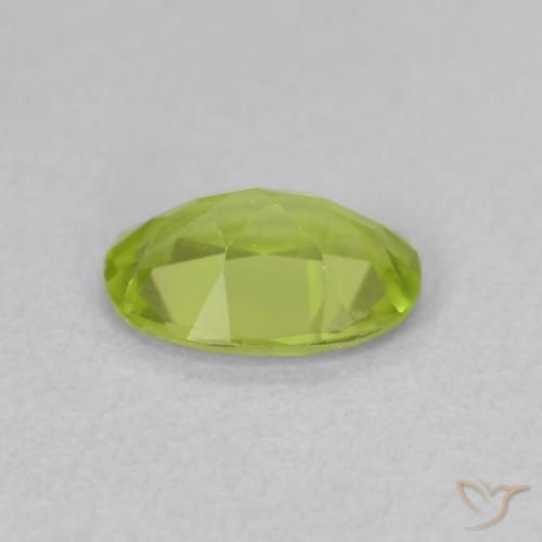 Peridoto Verde claro natural de 0.74 ct, Ovalada, VVS-VS