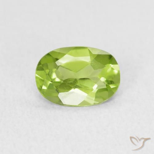 0.76ct Natural Verde medio Peridoto, Ovalada, VVS-VS