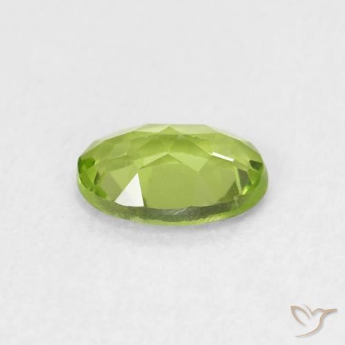 Peridoto Verde medio natural de 0.80 ct, Ovalada, VVS-VS