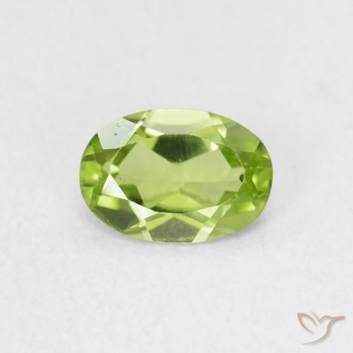 0.69ct Natural Verde medio Peridoto, Ovalada, VVS-VS