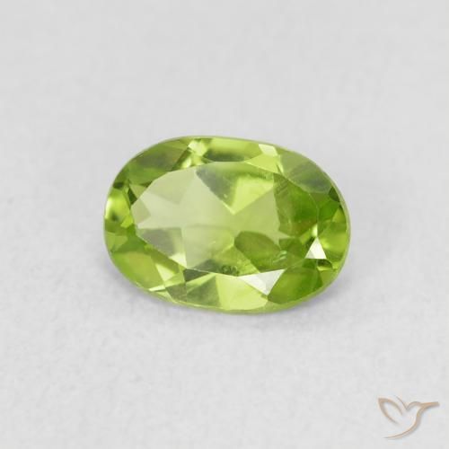 Peridoto Verde medio natural de 0.76 ct, Ovalada, VS