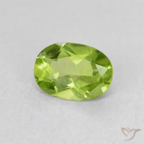 Peridoto Verde medio natural de 0.80 ct, Ovalada, VS