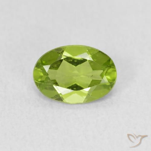 0.75ct Natural Verde medio Peridoto, Ovalada, VS