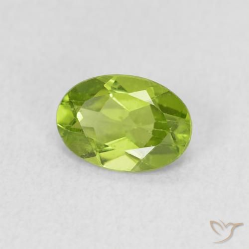 Peridoto Verde medio natural de 0.75 ct, Ovalada, VS