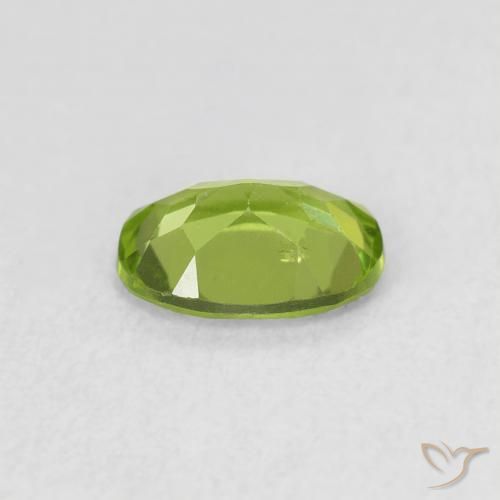 Peridoto Verde vivo natural de 0.77 ct, Ovalada, VS
