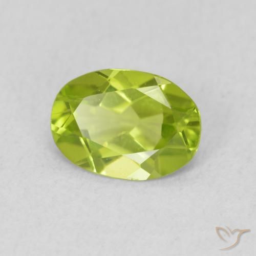 Peridoto Verde medio natural de 0.80 ct, Ovalada, VS
