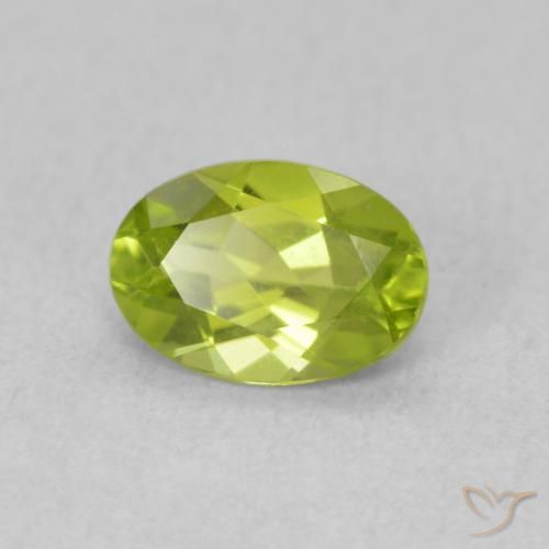 Peridoto Verde medio natural de 0.85 ct, Ovalada, VS