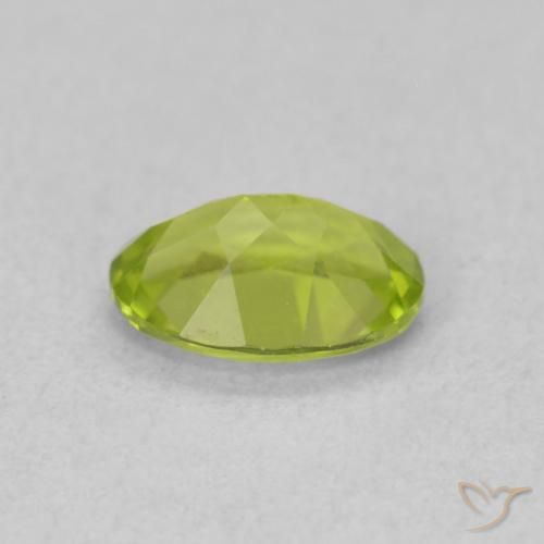 Peridoto Verde medio natural de 0.85 ct, Ovalada, VS