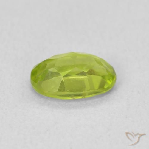 Peridoto Verde claro natural de 0.89 ct, Ovalada, VS