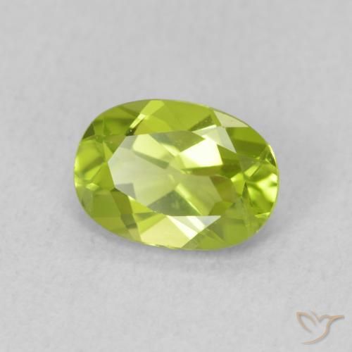 Peridoto Verde medio natural de 0.90 ct, Ovalada, VS