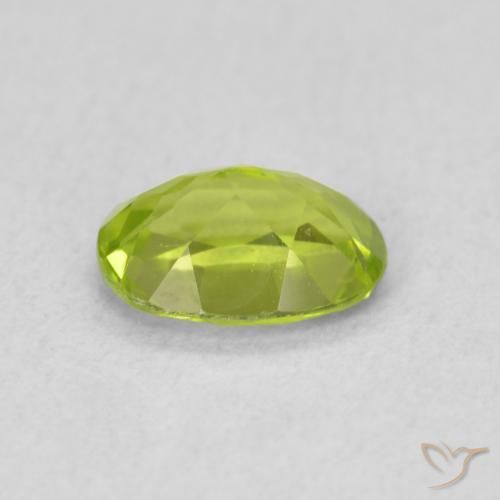 Peridoto Verde medio natural de 0.90 ct, Ovalada, VS