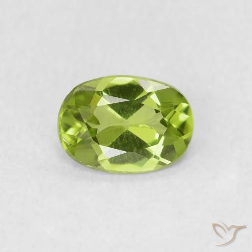 0.76ct Natural Verde medio Peridoto, Ovalada, VS