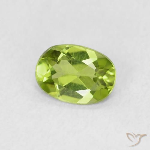 Peridoto Verde medio natural de 0.76 ct, Ovalada, VS