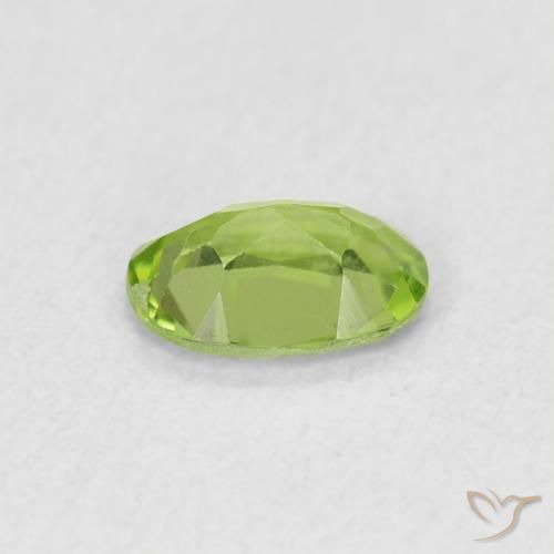 Peridoto Verde vivo natural de 0.74 ct, Ovalada, VS