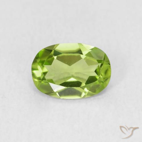 0.76ct Natural Verde medio Peridoto, Ovalada, VS