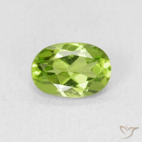0.86ct Natural Verde medio Peridoto, Ovalada, VS