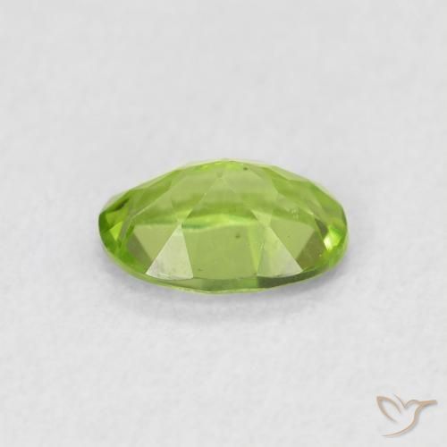 Peridoto Verde medio natural de 0.86 ct, Ovalada, VS