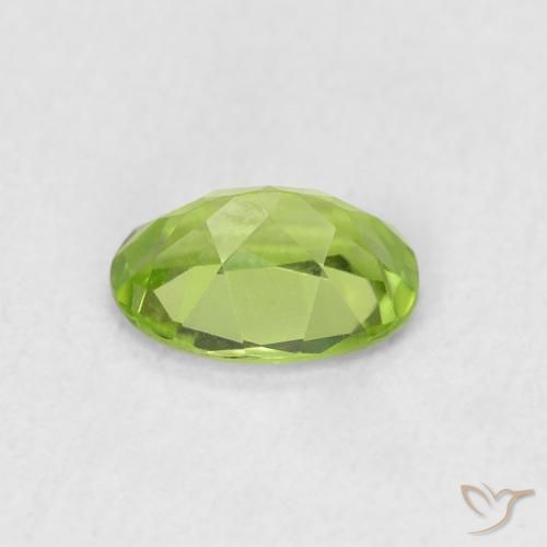 Peridoto Verde medio natural de 0.92 ct, Ovalada, VS