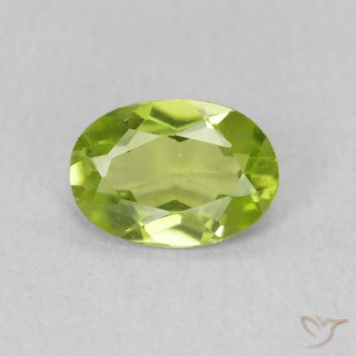 0.74ct Natural Verde medio Peridoto, Ovalada, VS