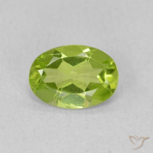 0.74ct Natural Verde medio Peridoto, Ovalada, VS