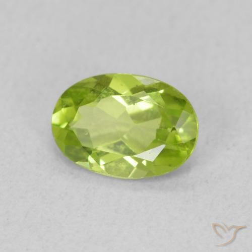 Peridoto Verde vivo claro natural de 0.77 ct, Ovalada, VS