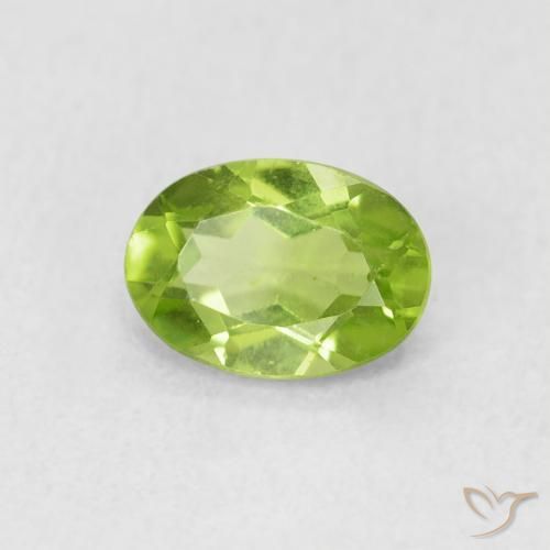 Peridoto Verde medio natural de 0.90 ct, Ovalada, VS