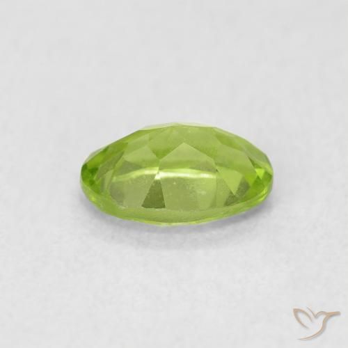 Peridoto Verde medio natural de 0.90 ct, Ovalada, VS