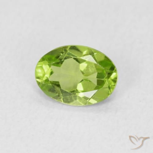 Peridoto Verde vivo claro natural de 0.72 ct, Ovalada, VS