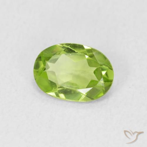 Peridoto Verde vivo claro natural de 0.73 ct, Ovalada, VS