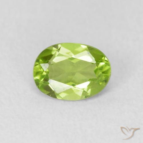 0.92ct Natural Verde medio Peridoto, Ovalada, VS
