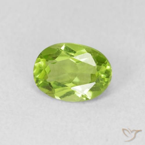 Peridoto Verde medio natural de 0.92 ct, Ovalada, VS