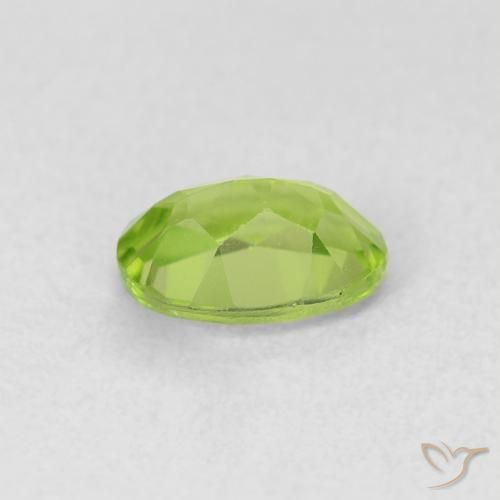 Peridoto Verde medio natural de 0.92 ct, Ovalada, VS