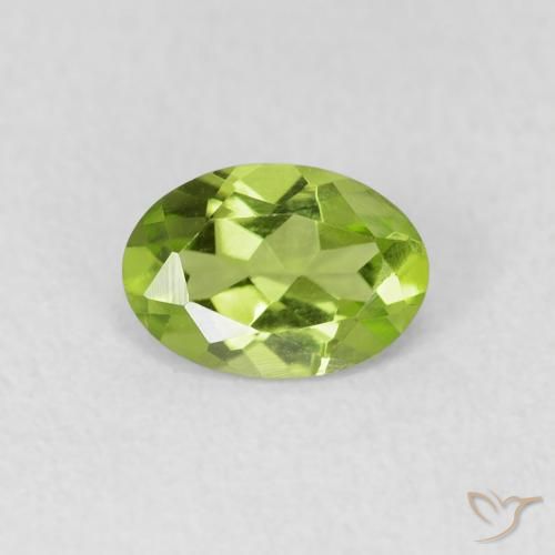 0.73ct Natural Verde amarillento Peridoto, Ovalada, VVS-VS