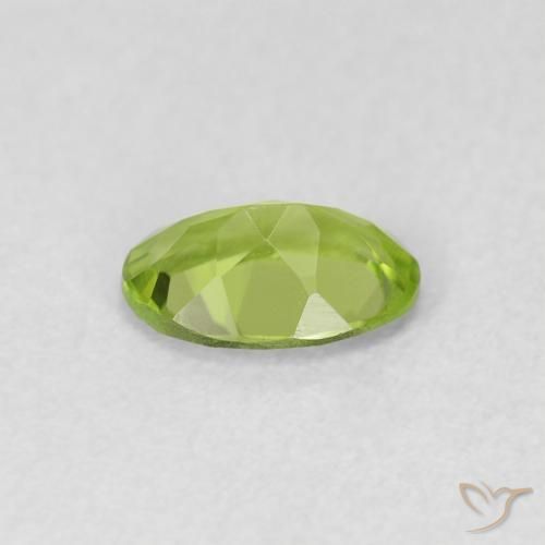 Peridoto Verde amarillento natural de 0.73 ct, Ovalada, VVS-VS
