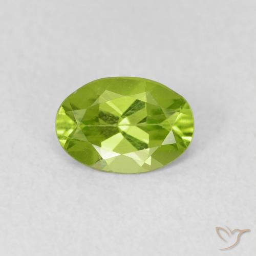 0.67ct Natural Verde amarillento Peridoto, Ovalada, VVS-VS