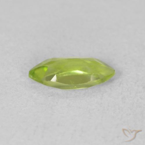 Peridoto Verde vivo claro natural de 0.61 ct, Marquesa, VVS-VS