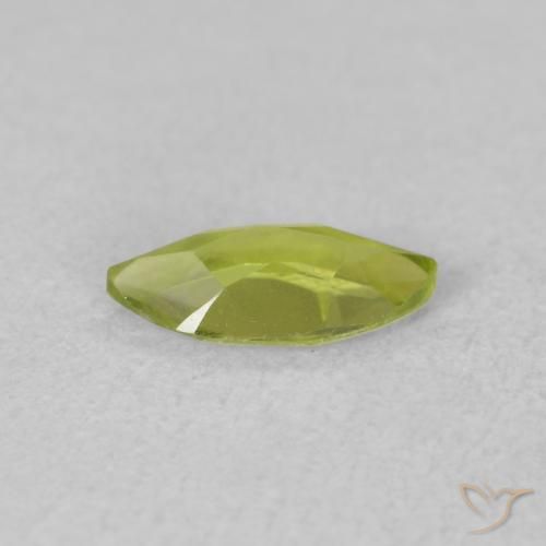 Peridoto Verde claro natural de 0.56 ct, Marquesa, VVS-VS